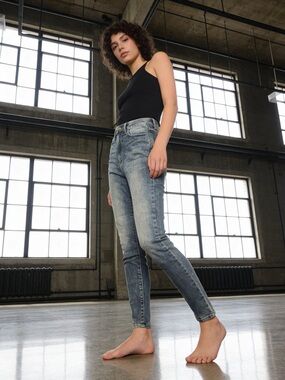 Levis Denizen Ultra High Rise Ankle Jeggings med wash blue jeans 5 distressed